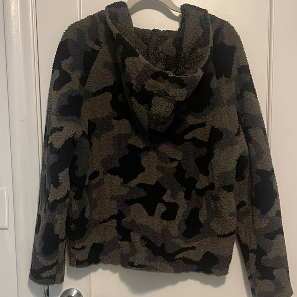Barefoot Dreams Cozy Chic Camo hoodie - Picture 3 of 5